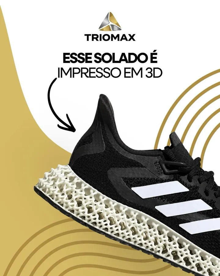 Tênis esportivo com entressola impressa em 3D em estrutura de colmeia
